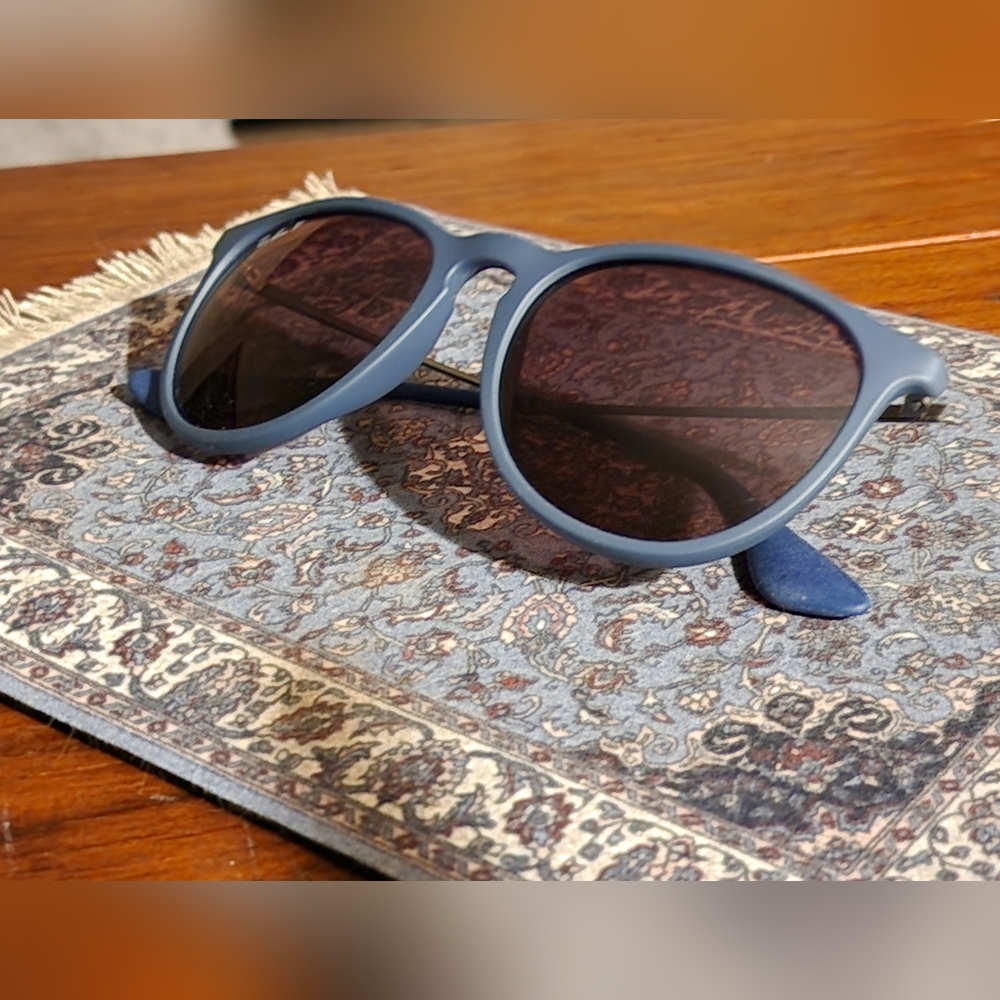 Like NEW: Ray-Ban | Erika | Women's CUSTOM Sunglasses | Blue Frames | Polarized - Picture 12 of 12
